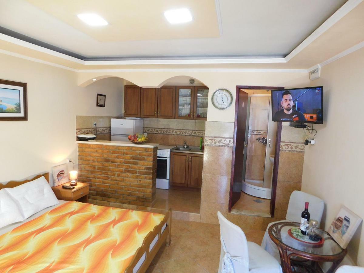 Apartments Klakor Тиват Экстерьер фото